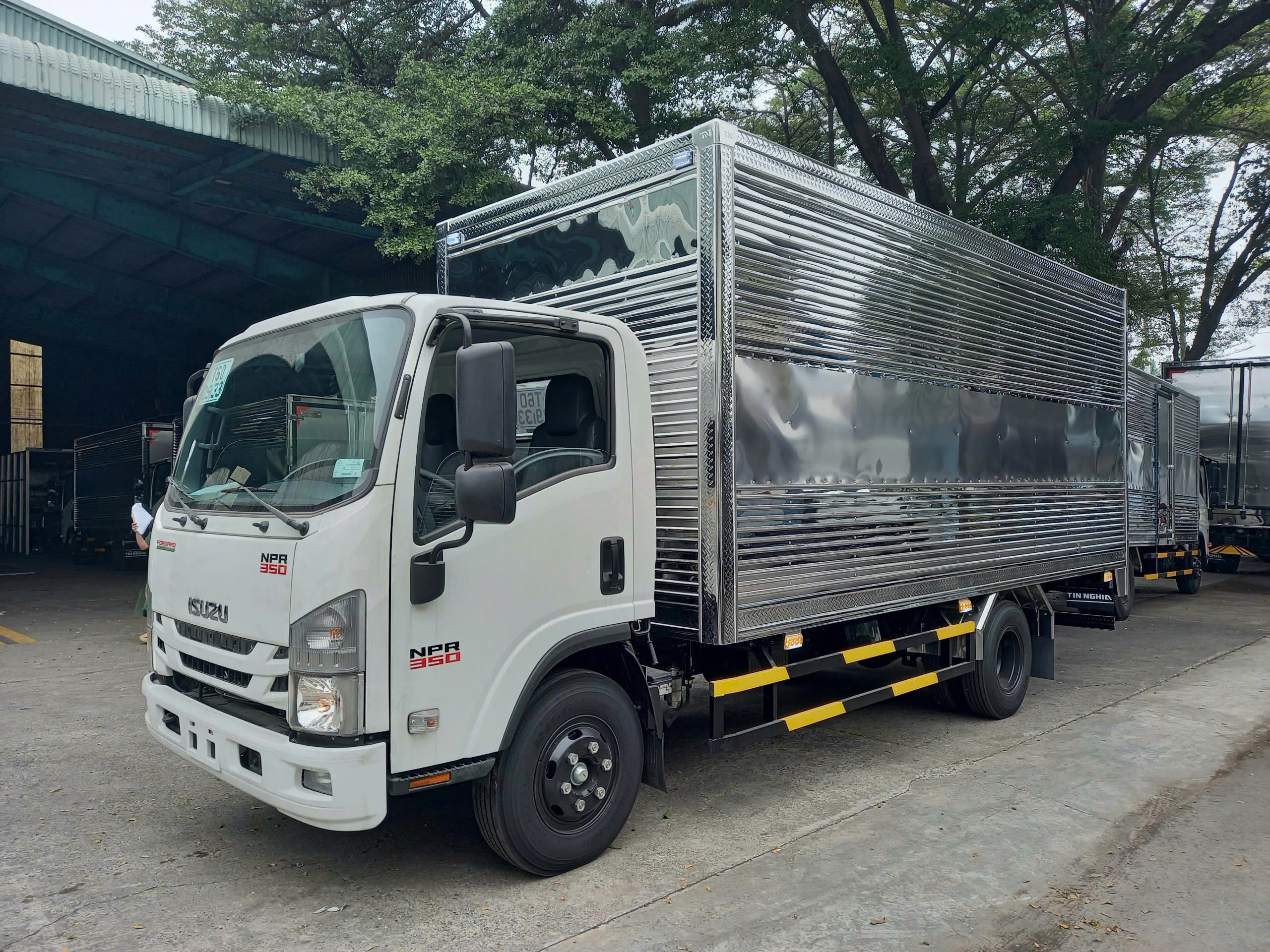 Xe tải isuzu 350 thùng kín giá tốt