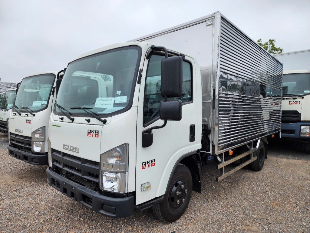 Xe tải isuzu QKR 210 giá tốt nhất